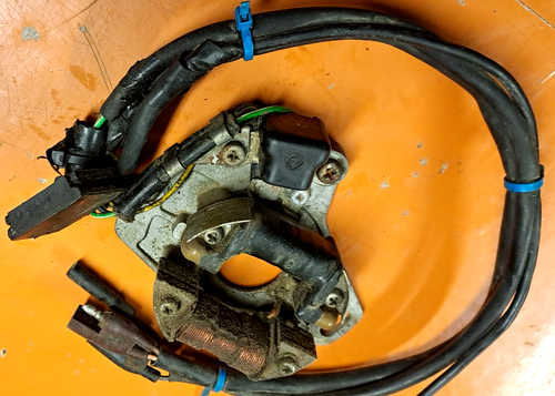 Honda CR125R 1987 Ignition Stator / Rotor Assy - Picture 3 of 6