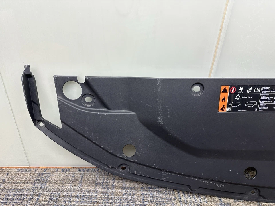 🔥2015-2020 CHEVROLET SUBURBAN RADIADOR DEFLECTOR DE AIRE SUPERIOR PANEL DE CUBIERTA OEM Foto 2 de 4