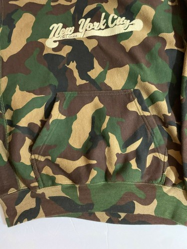 Camo Hoodie kids size Large Sweatshirt New York Times Square logo Toys r Us - Picture 2 of 9