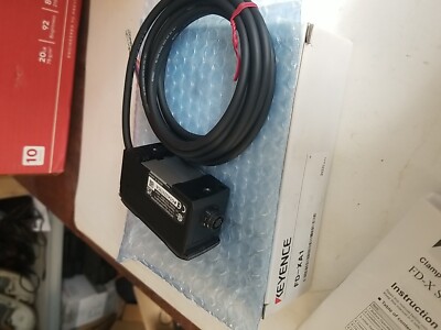 KEYENCE FD-XA1 / FDXA1 Clamp-on Micro Flow Sensor Controller