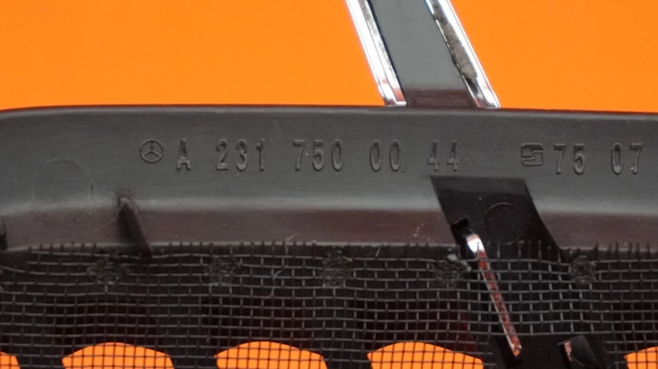 MERCEDES BENZ SL500 HOOD VENT GRILLE LEFT 2013 2014 2015 2016 2017 2018 SL63 OEM - Image 3 of 4