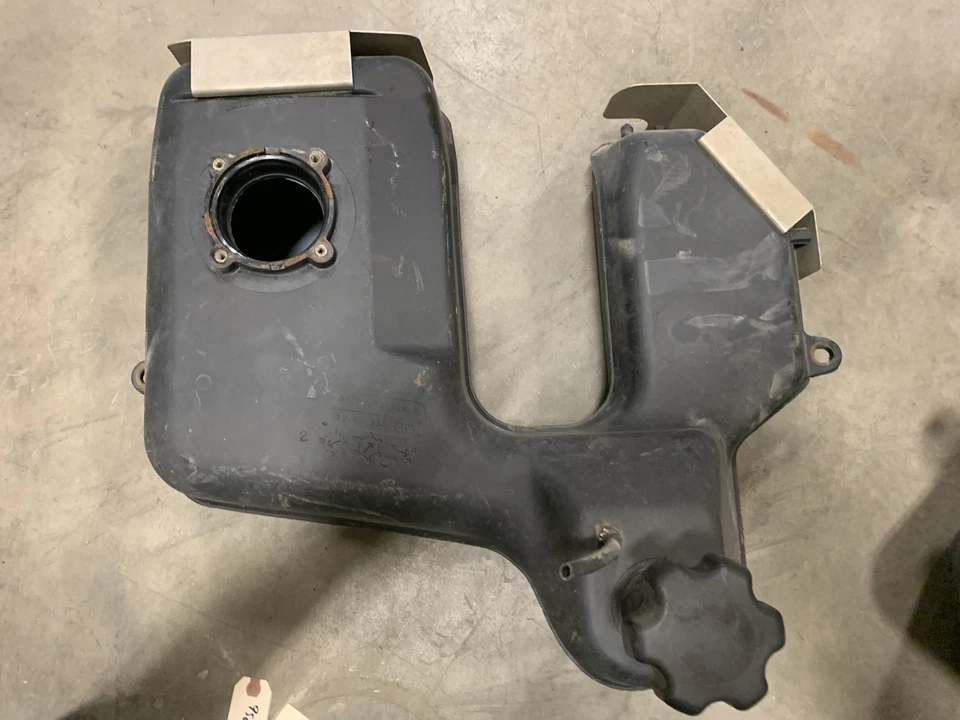 08-10 Arctic Cat Thundercat 1000 / 700 H1 (incl Mud Pro) Fuel Tank Gas Tank - Image 2 of 4