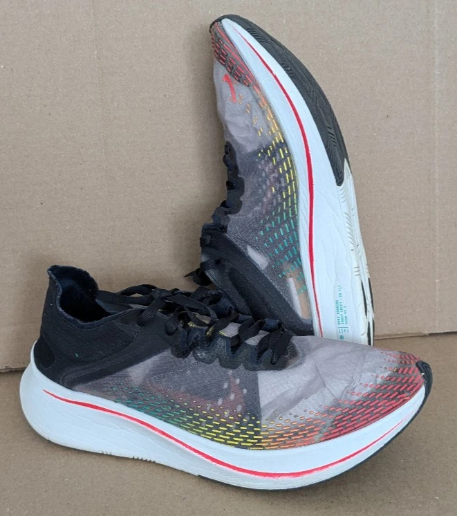 Size 9.5 - Nike Zoom Fly SP Fast Black Red Orbit Green - Image 3 of 4