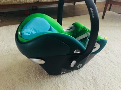 Cybex Babyschale Autokindersitz gebraucht mit grün