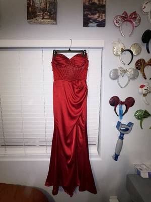 Size 2 Red Beaded Prom Dress Never Worn Flower Detail On The Corset