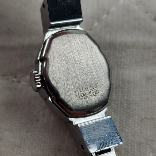 RARE VINTAGE INITIAL HANDWIND 17 JEWELS FLOWER SWISS MADE CUFF BAND WOMENS WATCH - Bild 7 von 10