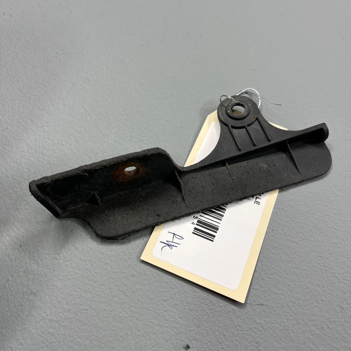 2018-21 CAMRY AVALON REAR PASSENGER SIDE QUARTER AIR DEFLECTOR  