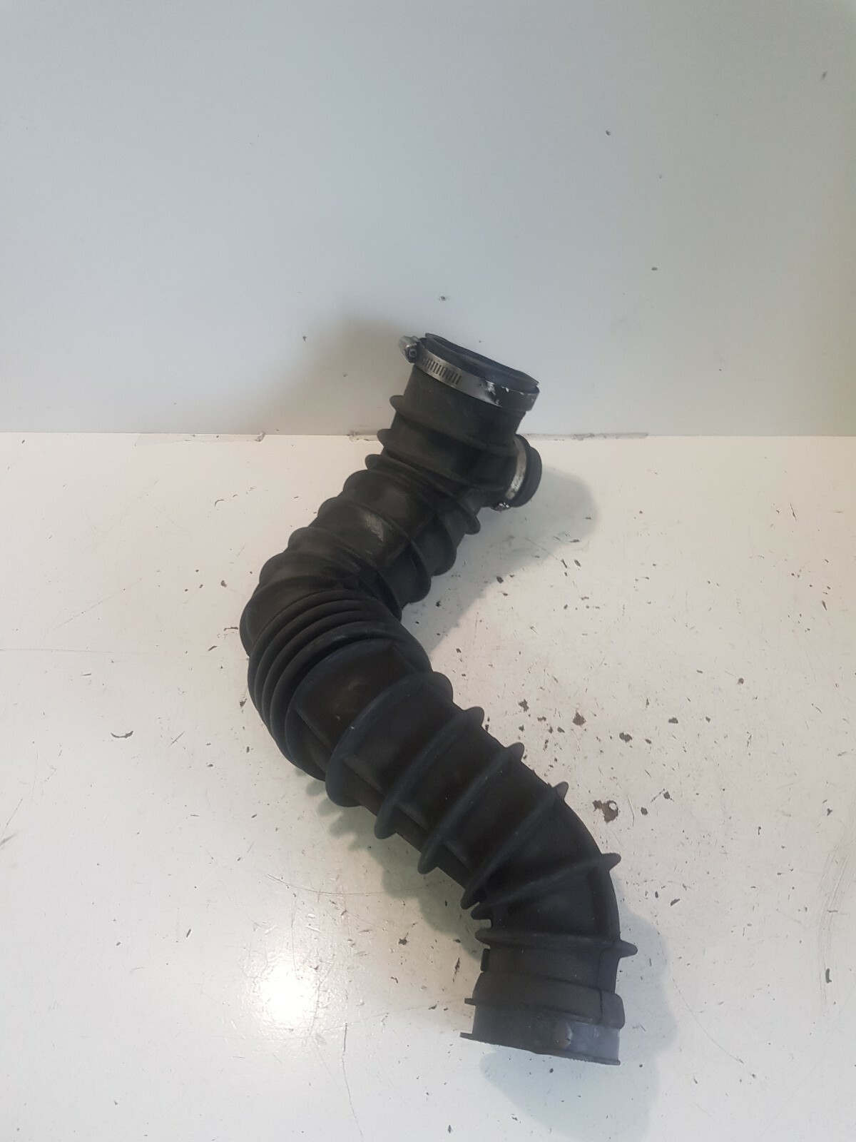 Ford Transit mk6 air filter box hose pipe yc159c623cc genuine 2.4 tddi
