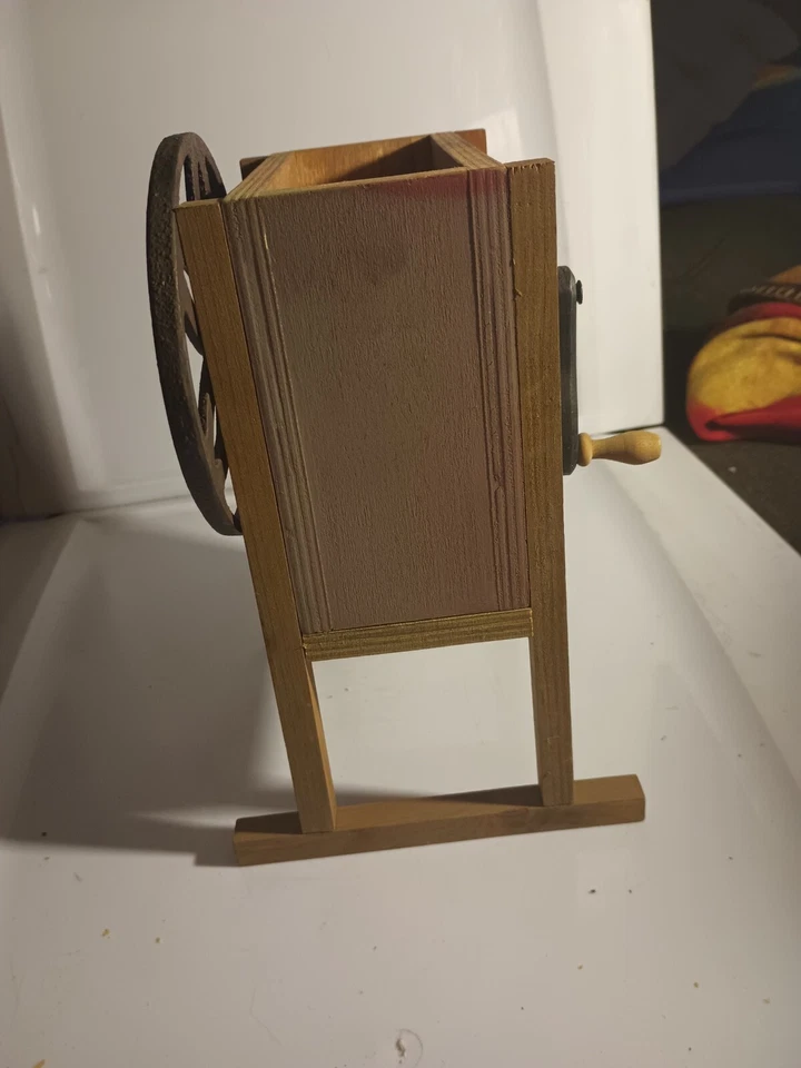 Reproduction of vintage corn sheller display piece very rare 9.5 x6.5" - Image 4 of 4