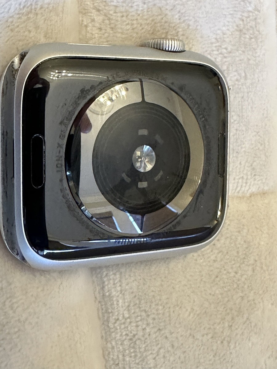 Apple Watch Nike Series 5 GPS+LTE 44mm Silver Case Platinum Apple Watch Nike Series 5 GPS+LTE 44mm Silver Case Platinum