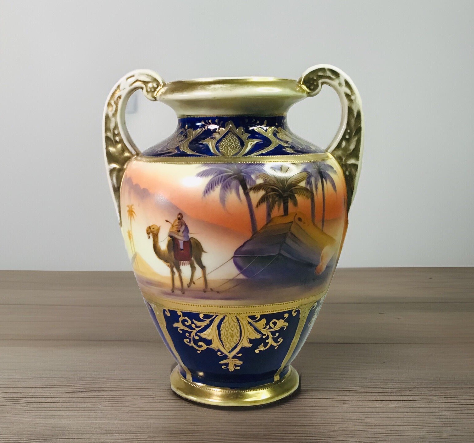 Antike japanische Noritake Porzellan Dessert Szene Kobaltblau vergoldete 1920er Jahre Vase