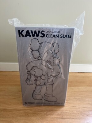 2018 KAWS CLEAN SLATE Companion Vinyl Figure Open Edition 2018 KAWS CLEAN SLATE Companion Vinyl Figure Open Edition