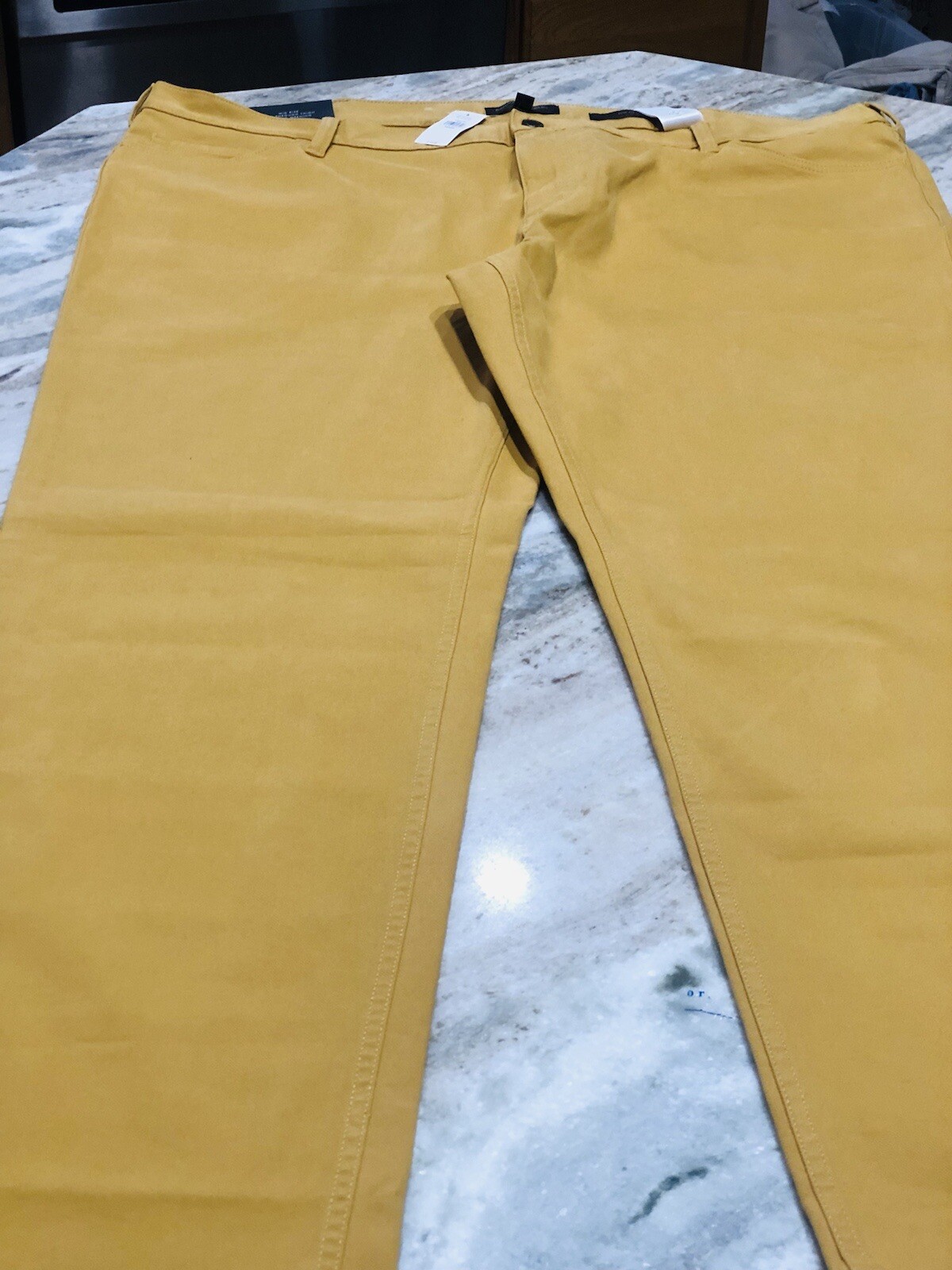 Banana Republic Men's Traveler Slim Fit Mid Rise 42Wx32L Yellow Pants