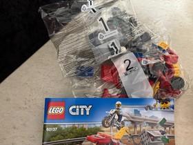 LEGO City 60137 Tow Truck Trouble Police Chase No Box (Bags sealed) NEW!!