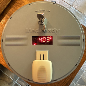 MedReady 1700 Automatic Medication Dispenser Flashing Audible Alarm - Tested