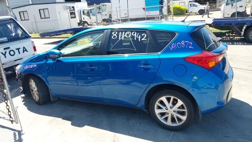 Toyota Corolla Centre Rear Tailgate Garnish - Picture 4 of 5