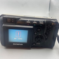 (M) Silver Olympus D-490 Zoom Digital Camera 2.1 Megapixel FOR PARTS  Powers On