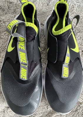 Nike Boys Slip On Sneakers Black Neon Yellow US 4Y Slip Resistant Athletic