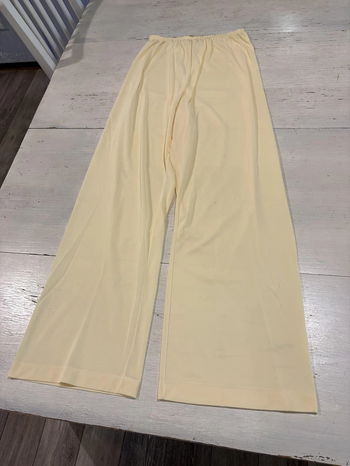 Conjunto de Pijama Feminino Vintage Gossard Artemis Tamanho 36 Amarelo Floral Nylon Lounge Anos 70 - Imagem 2 de 4