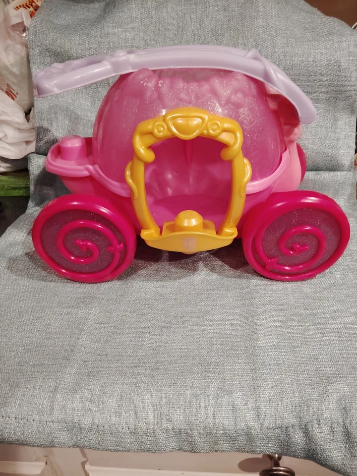 2004 Mega Bloks Disney Princess Cinderella Carriage Wagon Replacement  - Image 2 of 4
