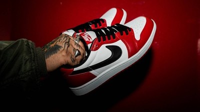 Nike Air Jordan 1 Low OG Chicago 2025 