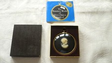 The Miniature World Of Peter Bates Cameo - Lady