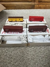 Lot Of 4 HO ACCURAIL CARS - Original Boxes - (8)