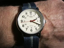 MEN'S TIMEX WATCH - FITS UP TO 8 1/2" WRIST