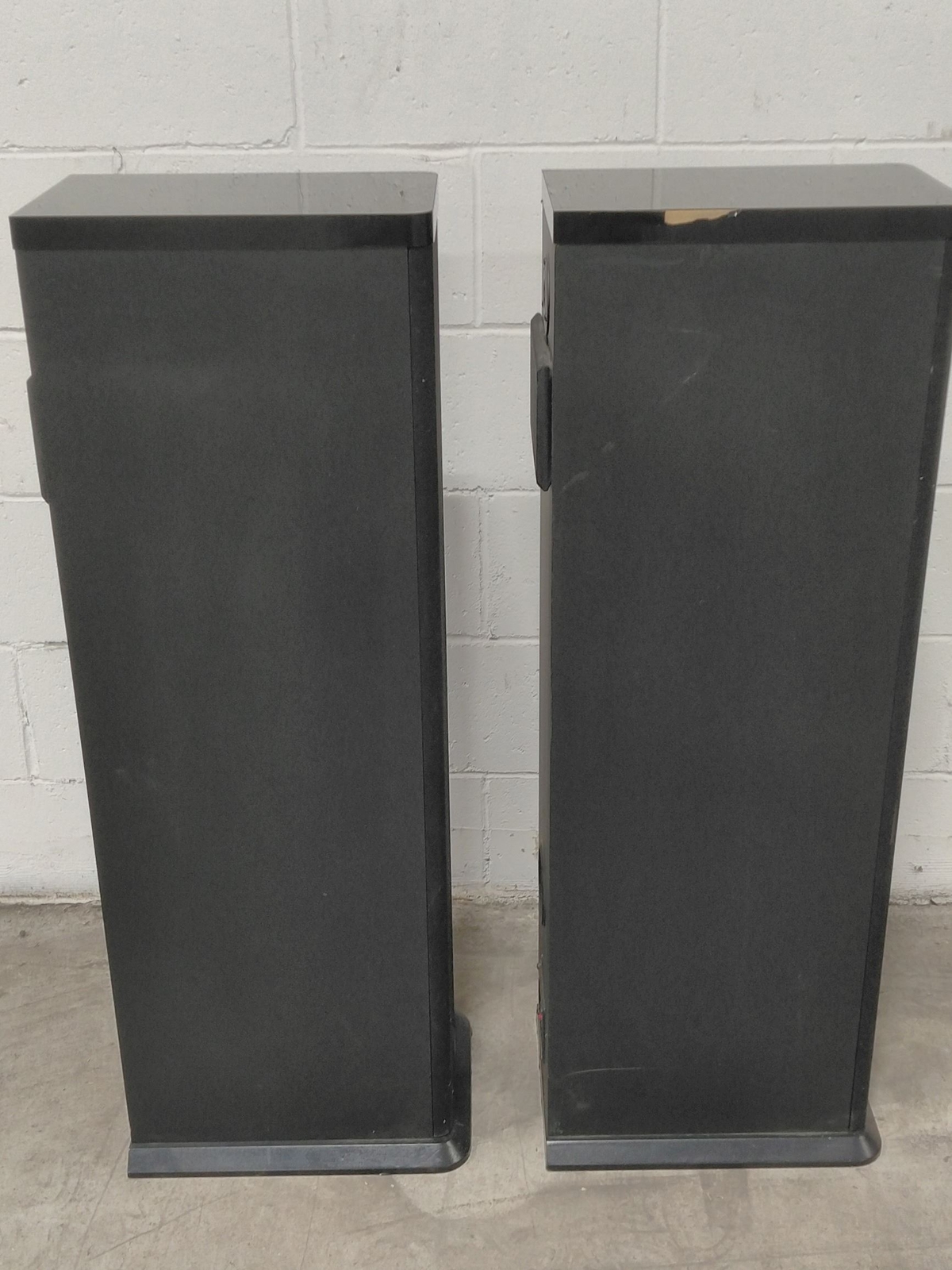 Pair of Eosone RSF 400 Tower Loudspeakers TESTED!!! READ DESCRIPTION