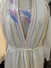 Vanity Fair Gown With Robe Vintage Small
