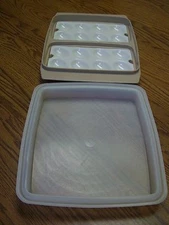 4-Piece Tan Tupperware Deviled Egg Keeper & Lid/2 White Food Trays/12"