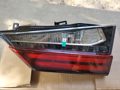 16-19 Lexus Rx350 / Rx450h Right Rear Inner Tail Light With