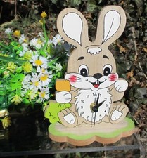 Niedliche Figur lustiger  Hase Osterhase  Uhr Holz Tischuhr Osternest Ostern Neu