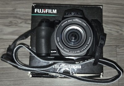 FujiFilm FinePix HS35 EXR Digital Camera 30x Zoom 16MP CiB