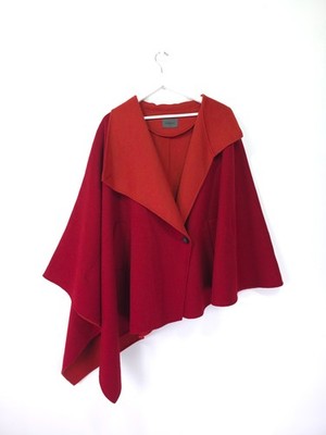 Oska Cape Gr. 1 rot & orange gekochte Wolle Strickjacke Überwurf asymmetrisch Lagenlook