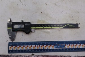 Mitutoyo Digimatic Absolute CD-6" CSX Digital Caliper 0"-6" 500-196-20 new BATTe