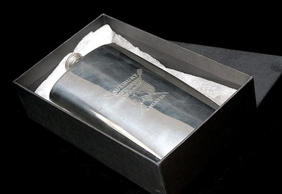 8OZ GOWORTH ZINN FLÜFTKOLBEN GRAVIERT SUDBURY REGATTA.
