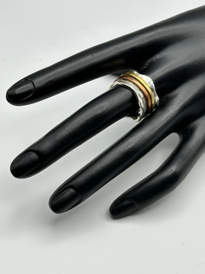 Anillo giratorio vintage de plata esterlina texturizada con bandas de latón y cobre talla 8 Foto 4 de 4