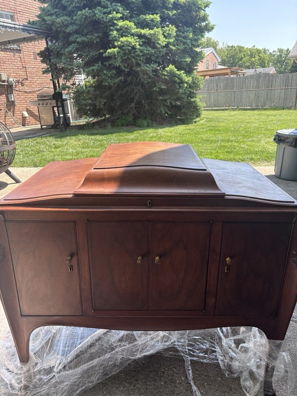 VINTAGE 1921 Victor Phonographs Victrola VV-300 Cabinet Phonograph Record Player
