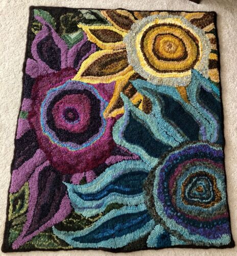 RUG HOOKING CRAFT PAPER PATTERN Three Blooms ABSTRACT Primitive FOLK ART Karla G - Picture 7 of 9