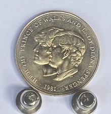 1981 Royal Wedding Crown Coin Prince Charles & Lady Diana Spencer. FF28