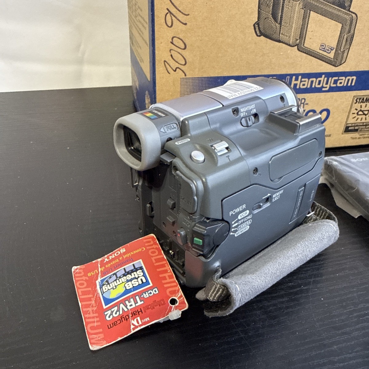 Sony Handycam CCD-TRV22 8mm Analog Camcorder - Silver for