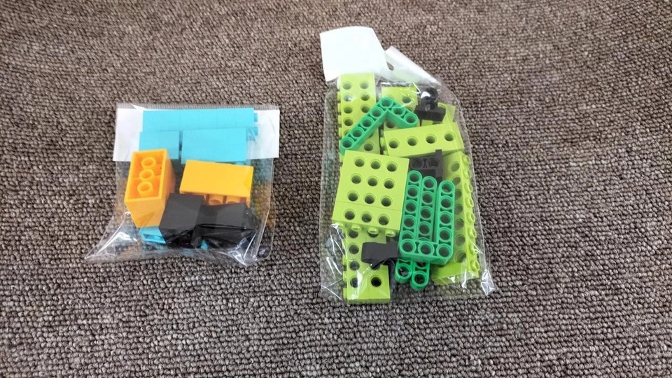USED LEGO Education WeDo 2.0 Core Set Robot Brock Programing Toy 45300 - Image 4 of 4