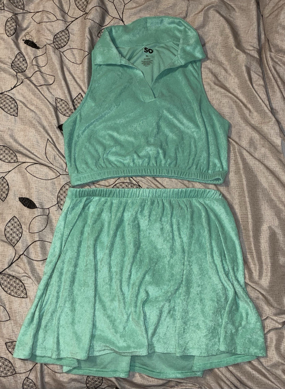 SO Women’s XL Green Terry 2-Piece Set Sleeveless Collared Top & Skort