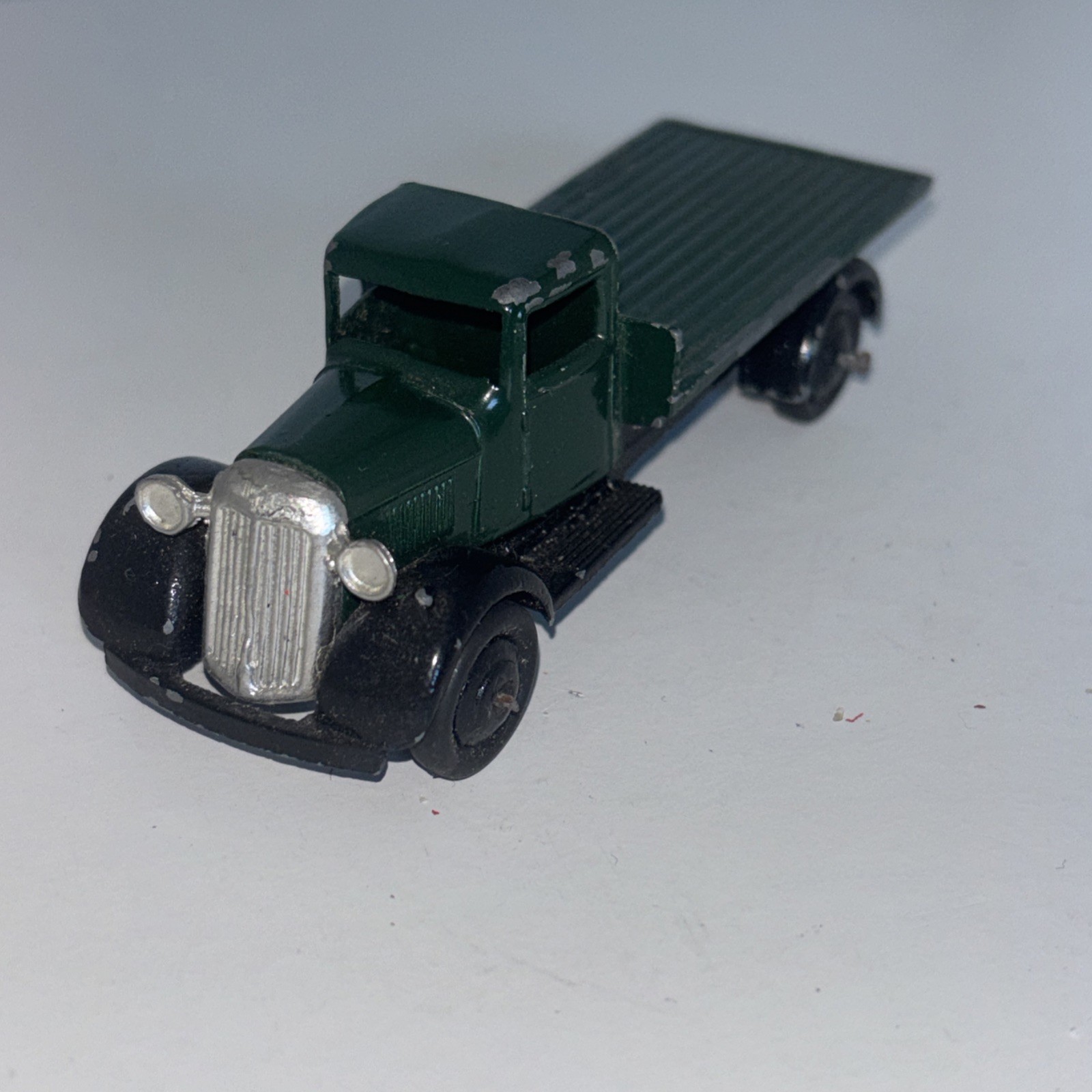Dinky 25c, Flat Truck - Free Price Guide & Review