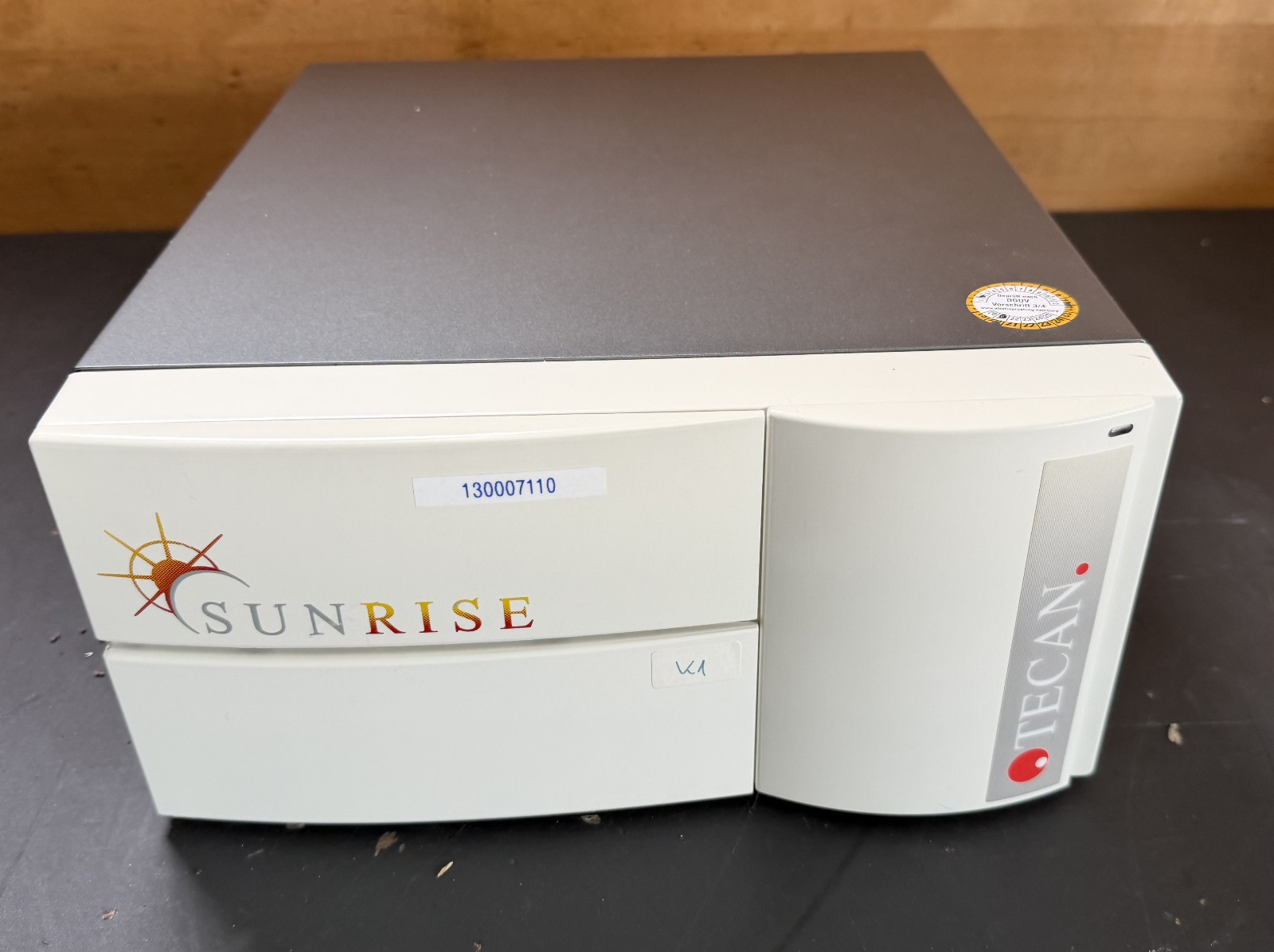 Tecan Sunrise Mikrotiterplatten Photometer Absorbance Reader 96-Well DGUV Labor
