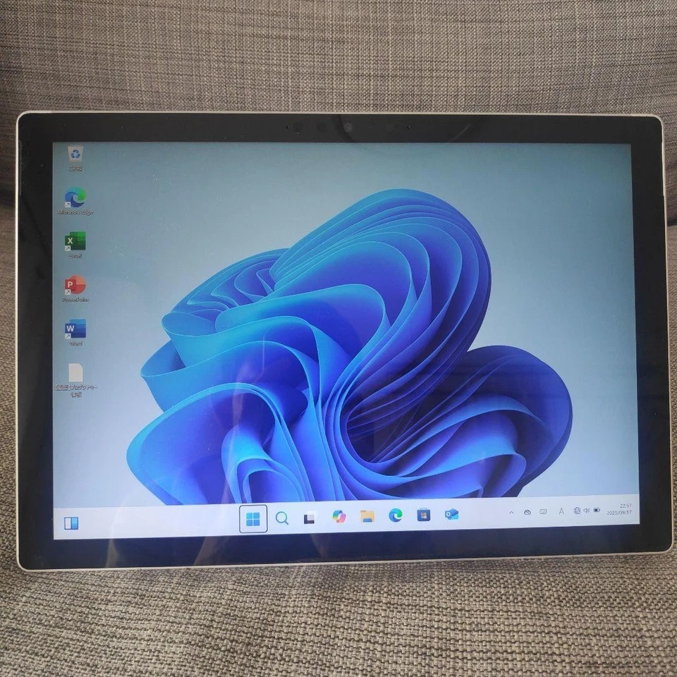 Microsoft Surface Pro 7 Core i5-1035G4 1.10GHz 256GB SSD 8GB Windows 11 Pro - Image 2 of 4