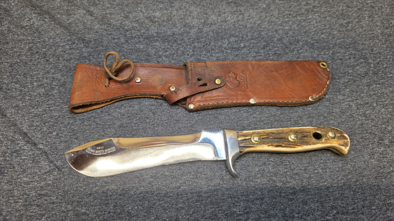 PRE 1964 PUMA WHITE HUNTER STAG BONE HANDLE 10.75" HUNTING KNIFE W/SHEATH