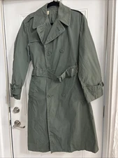 Vintage Vietnam Era Army Green 274 Man’s Raincoat DSA 100-72-C-1249