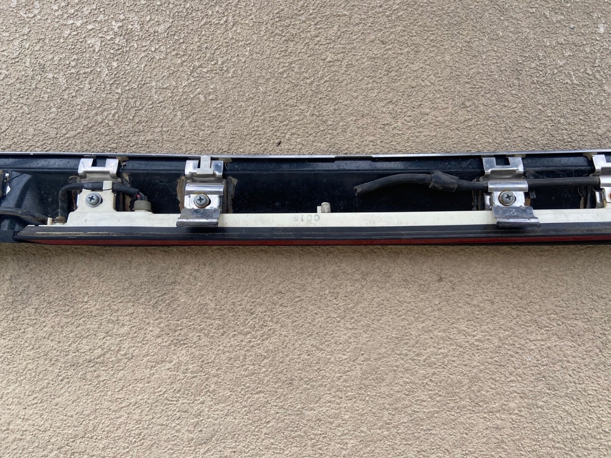kazun0803です。 87-89 NISSAN 300ZX 3RD BRAKE LIGHT Upper High Mount Hatch